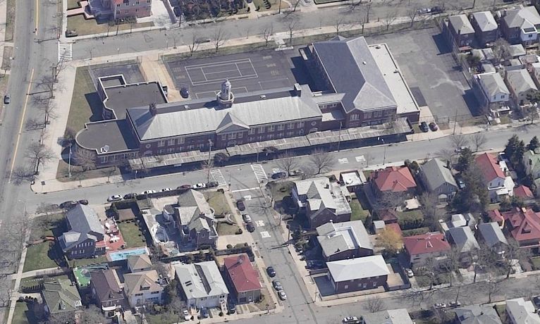Manhattan Beach School: Manhattan Beach School -  131 Irwin St  - hampton av 2